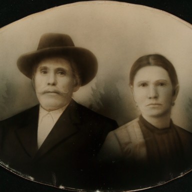 Vincenzo Roscetti (1851-1932) and wife Barbara Antonacci (1853-1943), c. 1907.