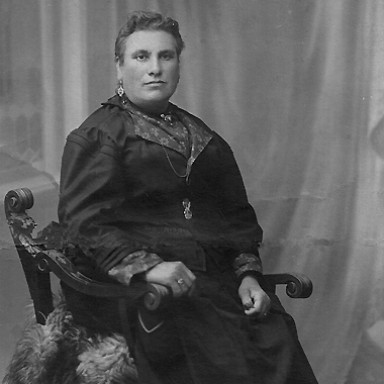 Maria Concetta Bartolmucci in the photo studio.