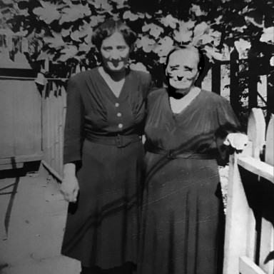 Teresa Vespa Bartolomucci with daughter Antonina.